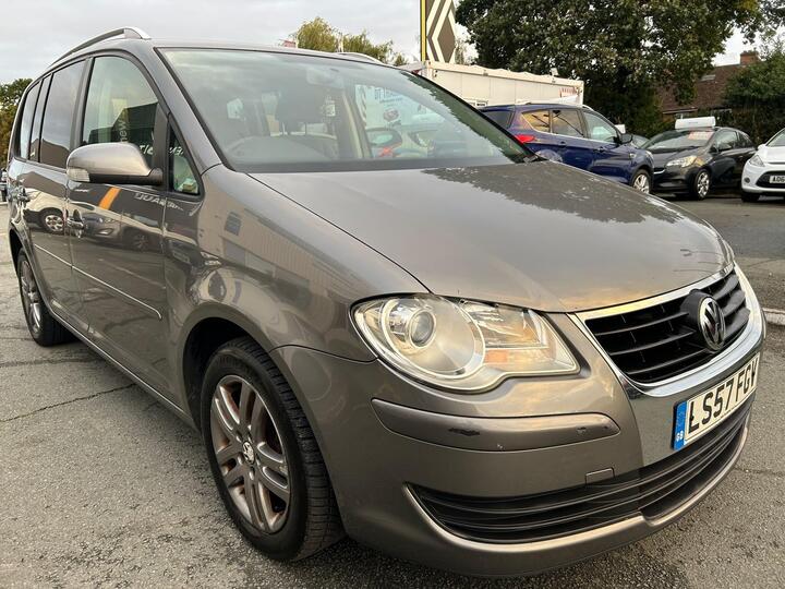 Volkswagen Touran 2.0 TDI SE 5dr (5 Seats)