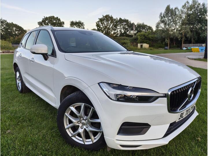 Volvo XC60 2.0 B4 MHEV Momentum Auto Euro 6 (s/s) 5dr