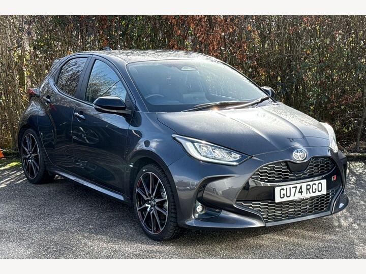 Toyota Yaris 1.5 VVT-h GR SPORT E-CVT Euro 6 (s/s) 5dr