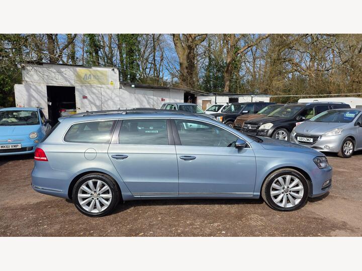 Volkswagen Passat 2.0 TDI BlueMotion Tech Highline Euro 5 (s/s) 5dr