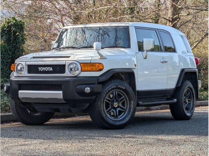 Toyota FJ Cruiser 4.0 V6 Auto 4WD Toyota FJ Cruiser 4.0 V6 Auto 4WD