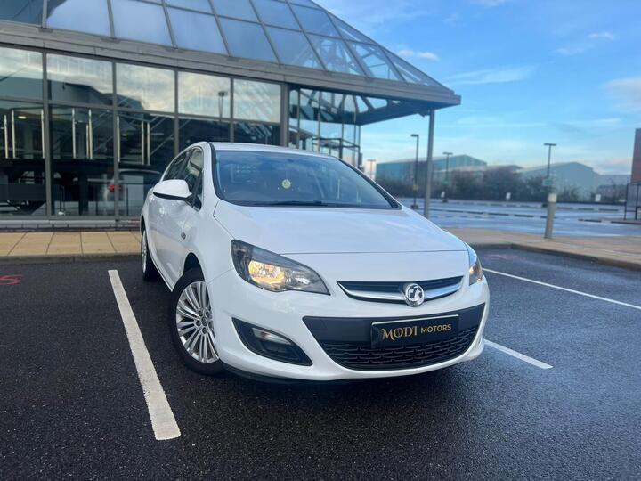 Vauxhall Astra 1.4i Excite Euro 6 5dr
