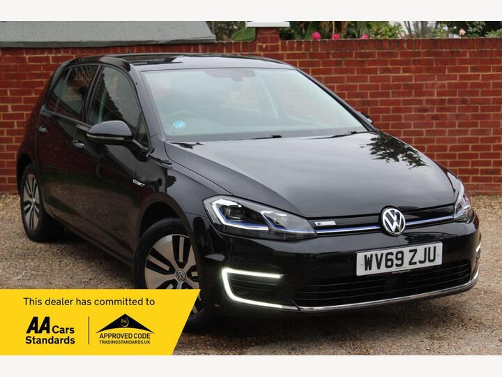 Volkswagen E-GOLF 35.8kWh E-Golf Auto 5dr Volkswagen E-GOLF 35.8kWh E-Golf Auto 5dr
