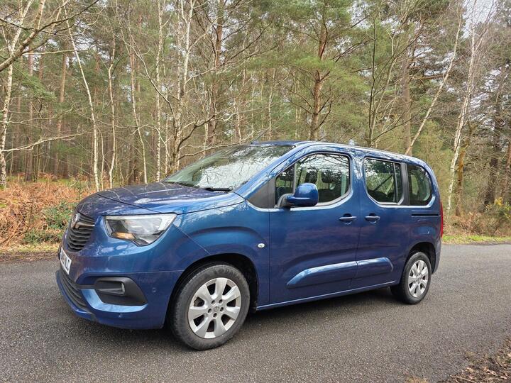Vauxhall Combo Life 1.5 Turbo D BlueInjection Energy Euro 6 (s/s) 5dr (7 Seat) Vauxhall Combo Life 1.5 Turbo D BlueInjection Energy Euro 6 (s/s) 5dr (7 Seat)