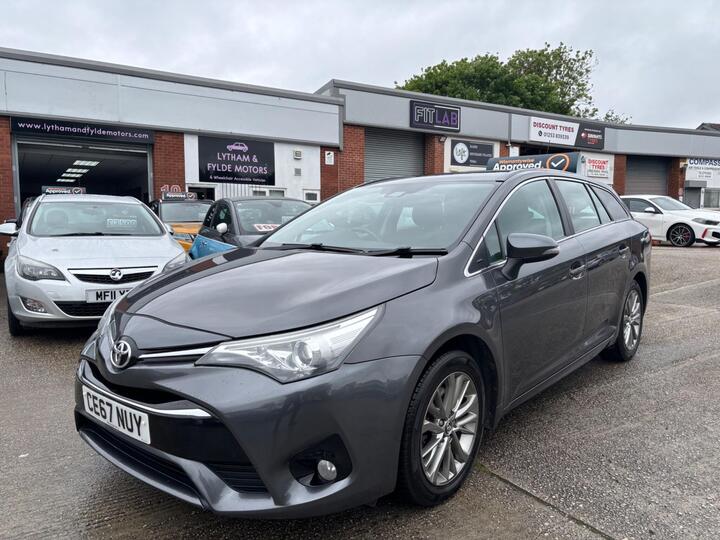 Toyota Avensis 2.0 D-4D Business Edition Touring Sports Euro 6 (s/s) 5dr
