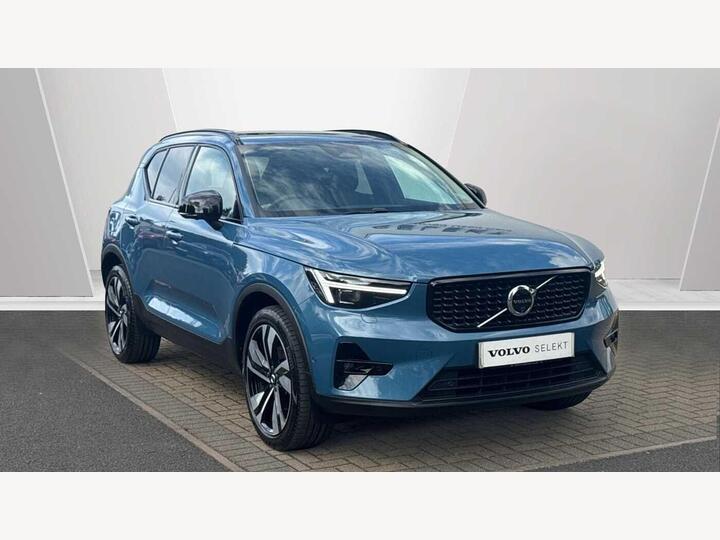 Volvo XC40 2.0 B4 MHEV Ultra Dark DCT Auto Euro 6 (s/s) 5dr