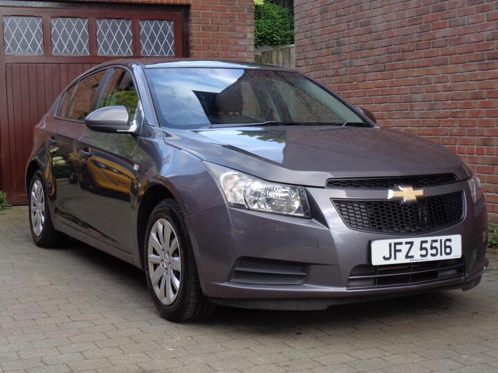 Chevrolet Cruze 1.6 LS Euro 5 5dr