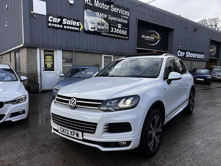 Volkswagen Touareg 3.0 TDI V6 BlueMotion Tech R-Line Tiptronic 4WD Euro 5 (s/s) 5dr