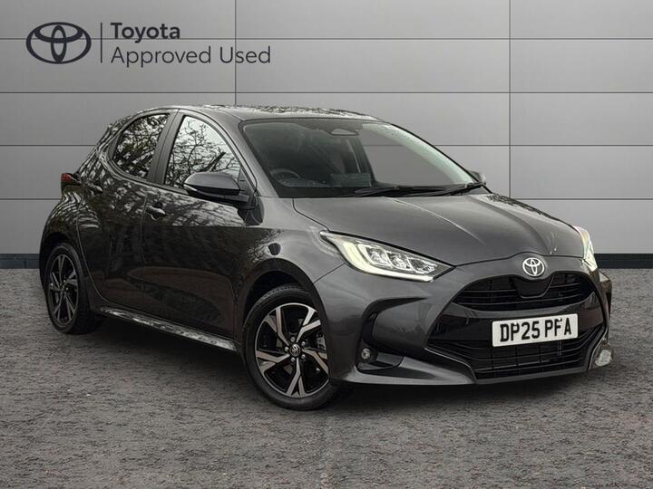 Toyota Yaris 1.5 VVT-h Design E-CVT Euro 6 (s/s) 5dr