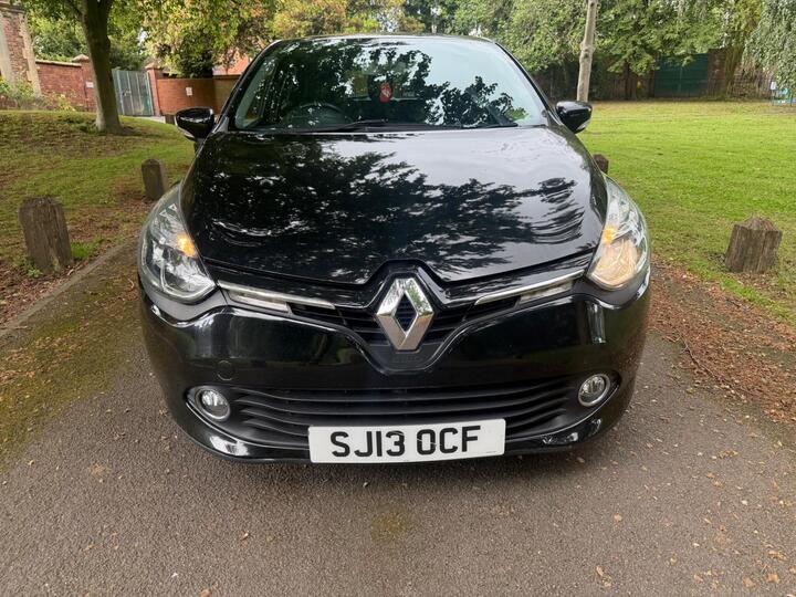 Renault Clio 1.2 16V Dynamique MediaNav Euro 5 5dr Renault Clio 1.2 16V Dynamique MediaNav Euro 5 5dr