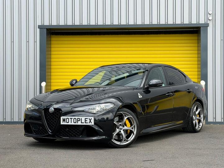 Alfa Romeo GIULIA 2.9 V6 Bi-Turbo Quadrifoglio Auto Euro 6 (s/s) 4dr Alfa Romeo GIULIA 2.9 V6 Bi-Turbo Quadrifoglio Auto Euro 6 (s/s) 4dr