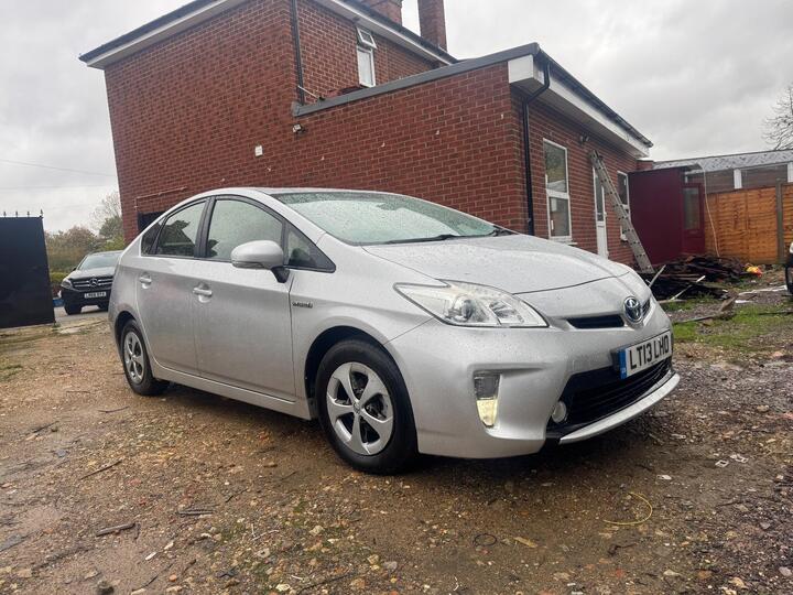 Toyota Prius 1.8 VVT-h T3 CVT Euro 5 (s/s) 5dr Toyota Prius 1.8 VVT-h T3 CVT Euro 5 (s/s) 5dr