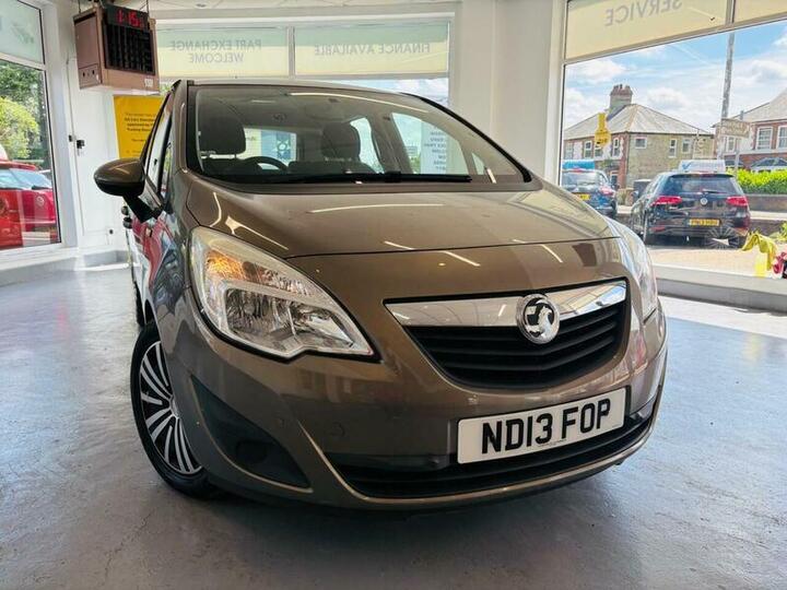 Vauxhall Meriva 1.7 CDTi Exclusiv Auto Euro 5 5dr Vauxhall Meriva 1.7 CDTi Exclusiv Auto Euro 5 5dr