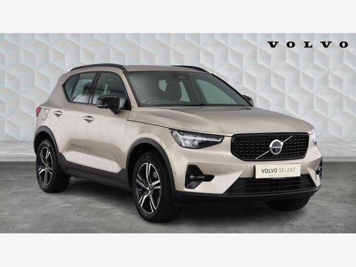 Volvo XC40 2.0 B3 MHEV Plus Dark DCT Auto Euro 6 (s/s) 5dr