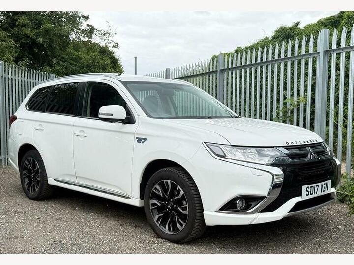 Mitsubishi Outlander 2.0h 12kWh 4h CVT 4WD Euro 6 (s/s) 5dr Mitsubishi Outlander 2.0h 12kWh 4h CVT 4WD Euro 6 (s/s) 5dr