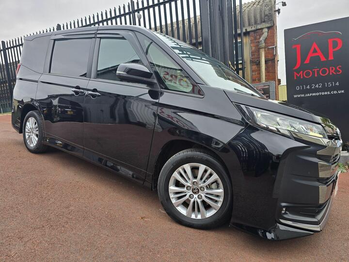 Toyota Noah 1.8 HYBRID 7 SEATER