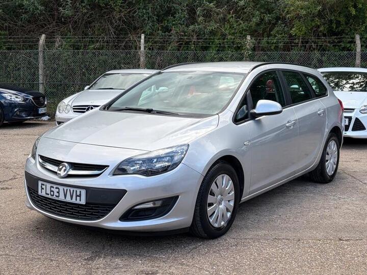 Vauxhall Astra 1.7 CDTi EcoFLEX Exclusiv Sports Tourer Euro 5 (s/s) 5dr