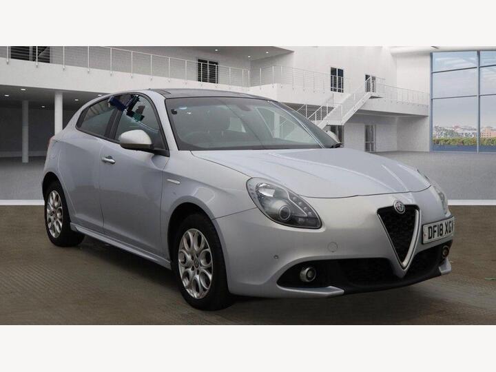 Alfa Romeo Giulietta 1.6 JTDM-2 Tecnica Euro 6 (s/s) 5dr Alfa Romeo Giulietta 1.6 JTDM-2 Tecnica Euro 6 (s/s) 5dr
