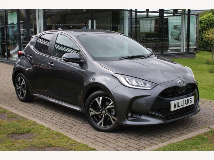 Toyota Yaris 1.5 VVT-h Design E-CVT Euro 6 (s/s) 5dr