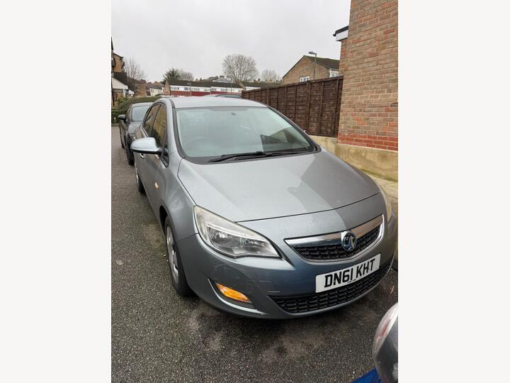 Vauxhall Astra 1.6 16v Exclusiv Auto Euro 5 5dr Vauxhall Astra 1.6 16v Exclusiv Auto Euro 5 5dr