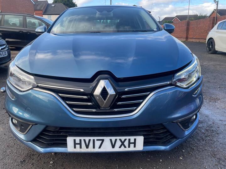 Renault Megane 1.5 DCi Signature Nav Euro 6 (s/s) 5dr Renault Megane 1.5 DCi Signature Nav Euro 6 (s/s) 5dr