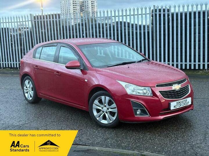 Chevrolet Cruze 1.7 VCDi LTZ Euro 5 (s/s) 5dr (Nav) Chevrolet Cruze 1.7 VCDi LTZ Euro 5 (s/s) 5dr (Nav)