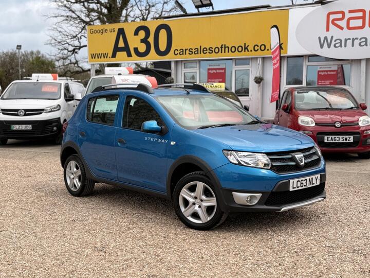Dacia Sandero Stepway 0.9 TCe Laureate Euro 5 5dr Dacia Sandero Stepway 0.9 TCe Laureate Euro 5 5dr