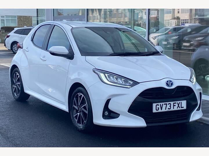 Toyota Yaris 1.5 VVT-h Design E-CVT Euro 6 (s/s) 5dr