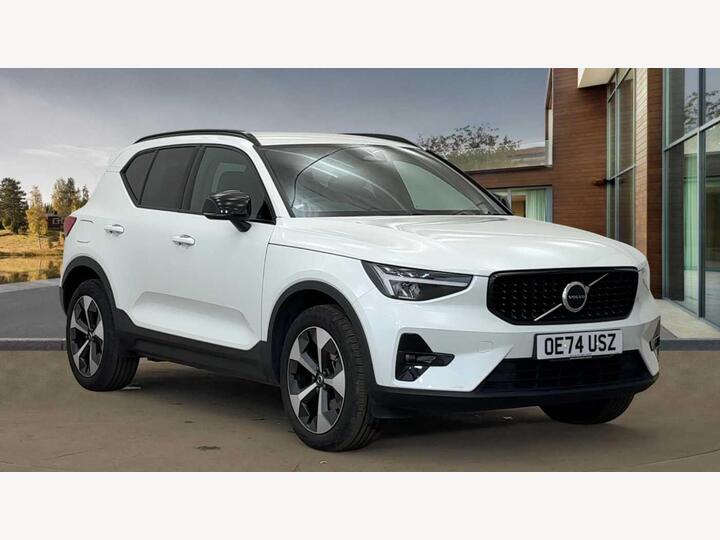 Volvo XC40 2.0 B3 MHEV Plus Dark DCT Auto Euro 6 (s/s) 5dr