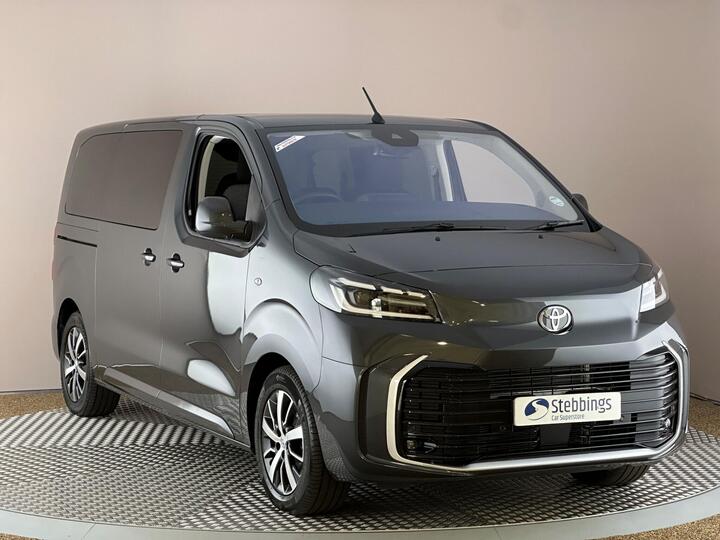Toyota PROACE Verso 75kWh Design Medium MPV Auto MWB 5dr Toyota PROACE Verso 75kWh Design Medium MPV Auto MWB 5dr