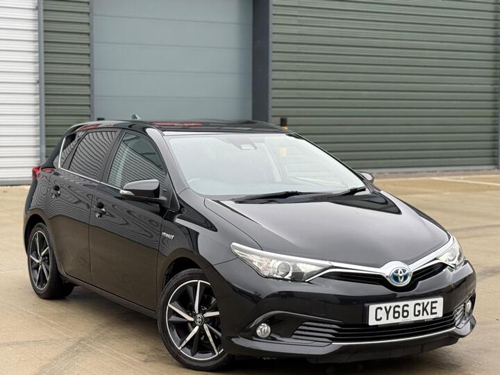 Toyota Auris 1.8 VVT-h Design CVT Euro 6 (s/s) 5dr (Safety Sense) Toyota Auris 1.8 VVT-h Design CVT Euro 6 (s/s) 5dr (Safety Sense)