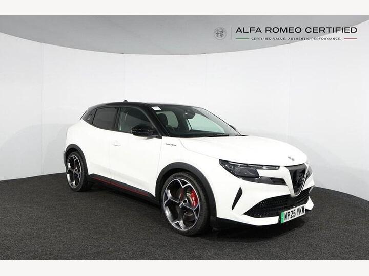 Alfa Romeo Junior 54kWh Elettrica Veloce Auto 5dr