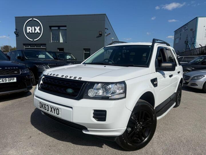 Land Rover FREELANDER 2 2.2 TD4 Black And White 4WD Euro 5 (s/s) 5dr Land Rover FREELANDER 2 2.2 TD4 Black And White 4WD Euro 5 (s/s) 5dr