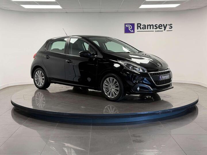 Peugeot 208 1.2 PureTech Signature Euro 6 (s/s) 5dr