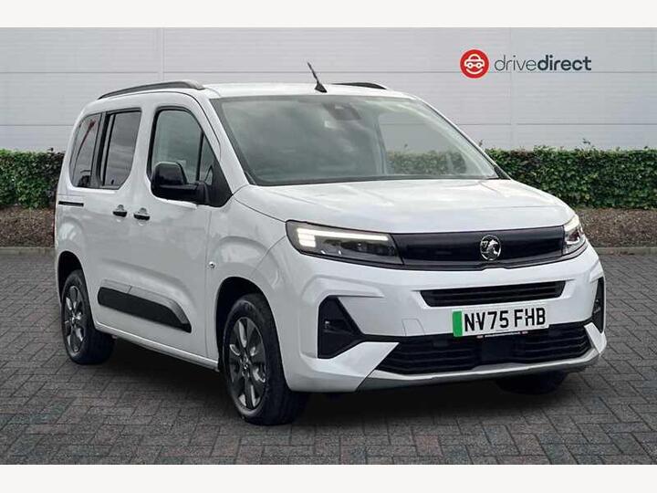 Vauxhall COMBO LIFE Electric 52kWh Ultimate Auto 5dr (7.4kW Charger) Vauxhall COMBO LIFE Electric 52kWh Ultimate Auto 5dr (7.4kW Charger)