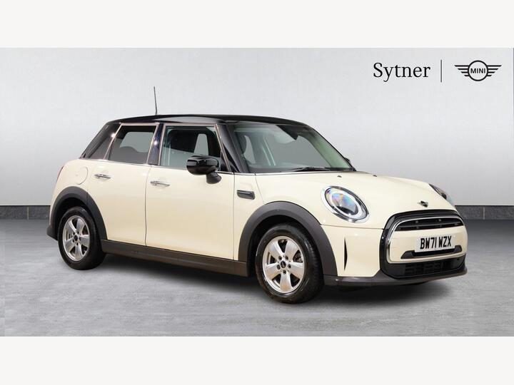 MINI Hatch 1.5 Cooper Classic 5dr [Nav Pack]