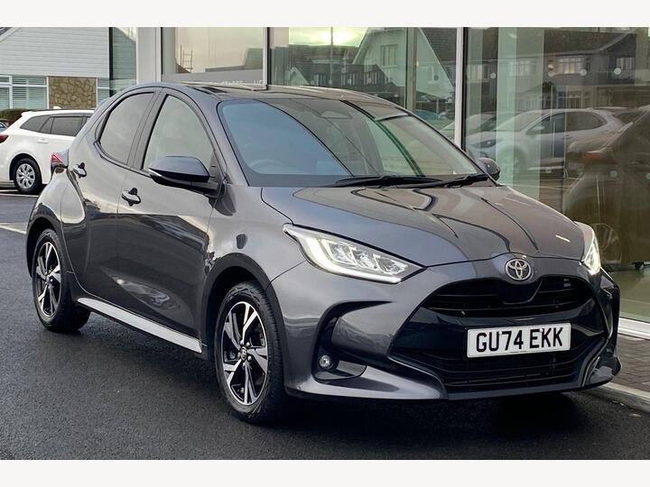 Toyota Yaris 1.5 VVT-h Design E-CVT Euro 6 (s/s) 5dr Toyota Yaris 1.5 VVT-h Design E-CVT Euro 6 (s/s) 5dr