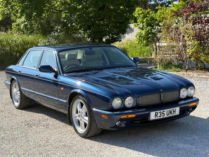 Jaguar XJR 4.0 V8 4dr