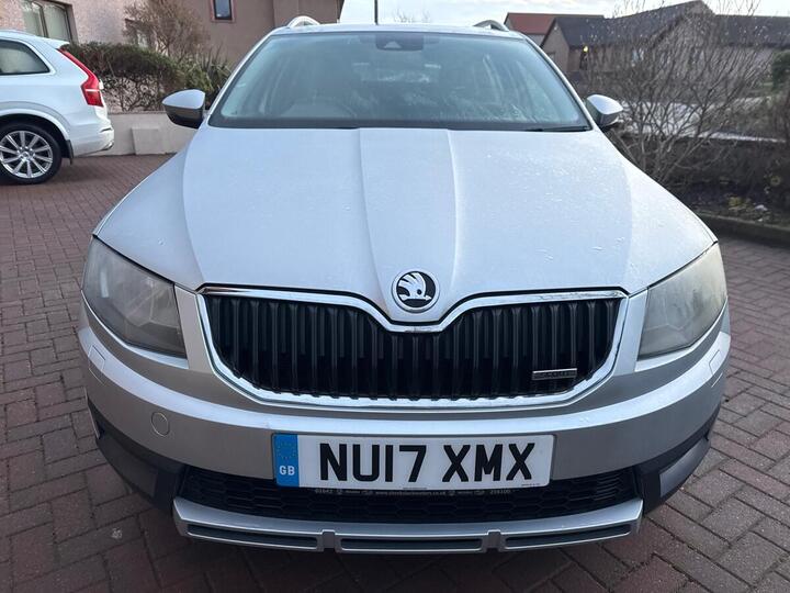 Skoda Octavia 2.0 TDI Scout DSG 4WD Euro 6 (s/s) 5dr