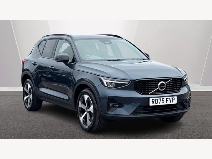 Volvo XC40 2.0 B4 MHEV Plus Dark DCT Auto Euro 6 (s/s) 5dr