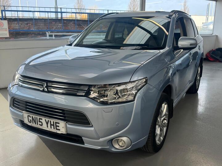 Mitsubishi Outlander 2.0h 12kWh GX4h CVT 4WD Euro 5 (s/s) 5dr Mitsubishi Outlander 2.0h 12kWh GX4h CVT 4WD Euro 5 (s/s) 5dr