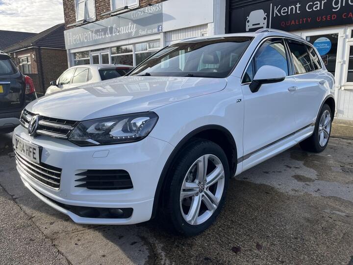 Volkswagen TOUAREG 3.0 TDI V6 BlueMotion Tech R-Line Tiptronic 4WD Euro 5 (s/s) 5dr Volkswagen TOUAREG 3.0 TDI V6 BlueMotion Tech R-Line Tiptronic 4WD Euro 5 (s/s) 5dr