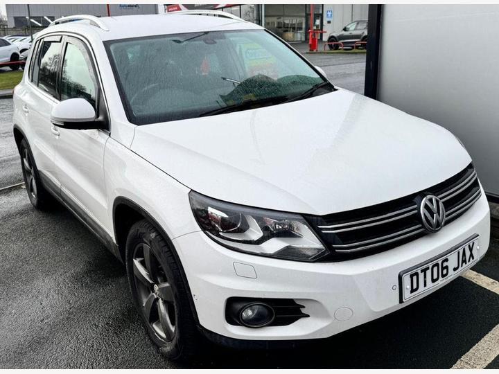 Volkswagen Tiguan 2.0 TDI BlueMotion Tech Escape 4WD Euro 5 (s/s) 5dr