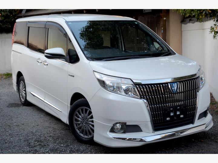 Toyota Esquire 1.8 Hybrid Gi Edition-Modellista Styling