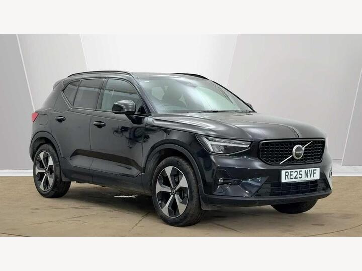 Volvo XC40 2.0 B3 MHEV Plus Dark DCT Auto Euro 6 (s/s) 5dr