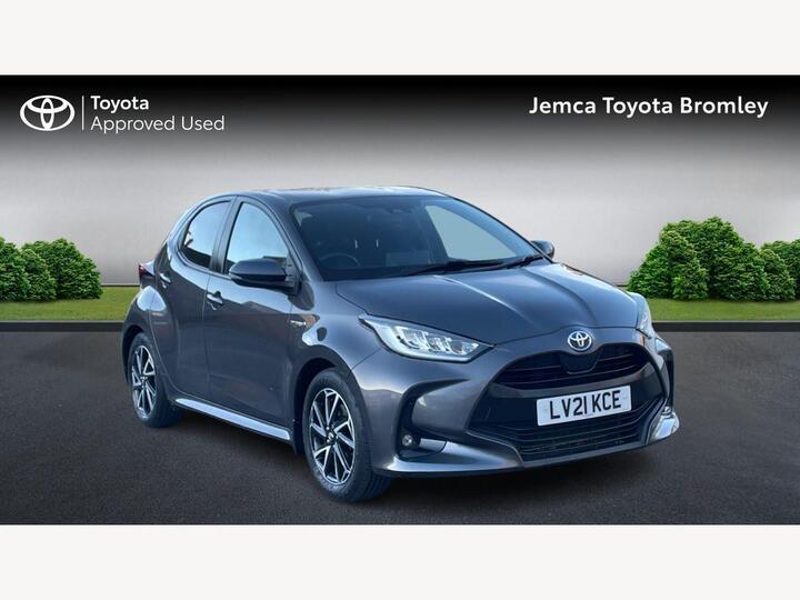 Toyota Yaris 1.5 VVT-h Design E-CVT Euro 6 (s/s) 5dr Toyota Yaris 1.5 VVT-h Design E-CVT Euro 6 (s/s) 5dr