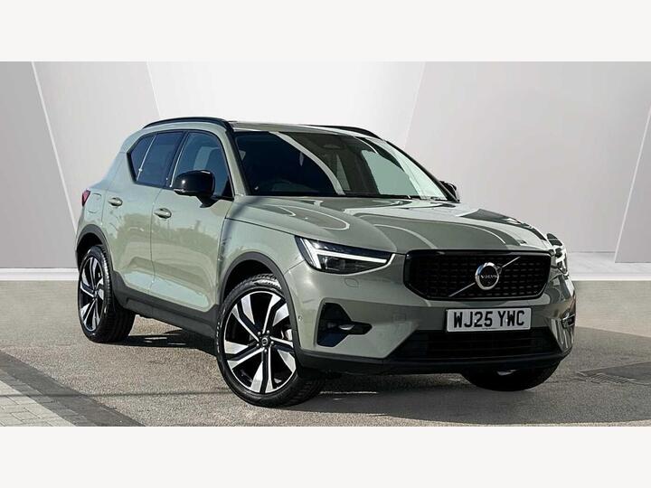 Volvo XC40 2.0 B3 MHEV Ultra Dark DCT Auto Euro 6 (s/s) 5dr