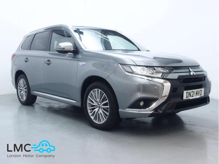 Mitsubishi OUTLANDER 2.4h TwinMotor 13.8kWh Dynamic Safety CVT 4WD Euro 6 (s/s) 5dr