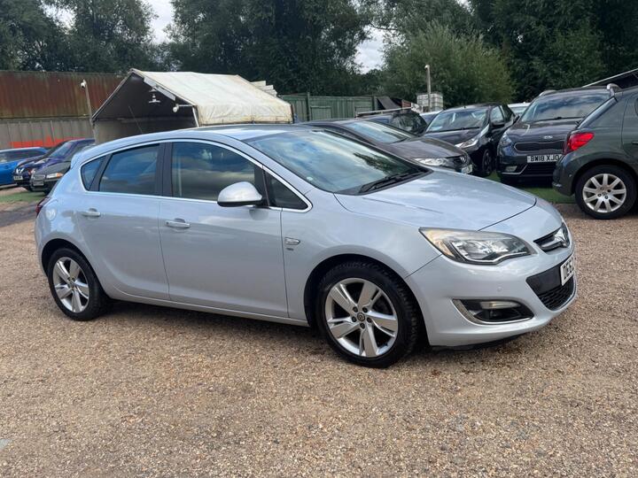 Vauxhall Astra 1.6 16v SRi Euro 5 5dr