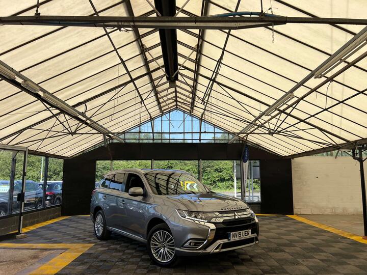 Mitsubishi OUTLANDER 2.4h TwinMotor 13.8kWh 4h CVT 4WD Euro 6 (s/s) 5dr
